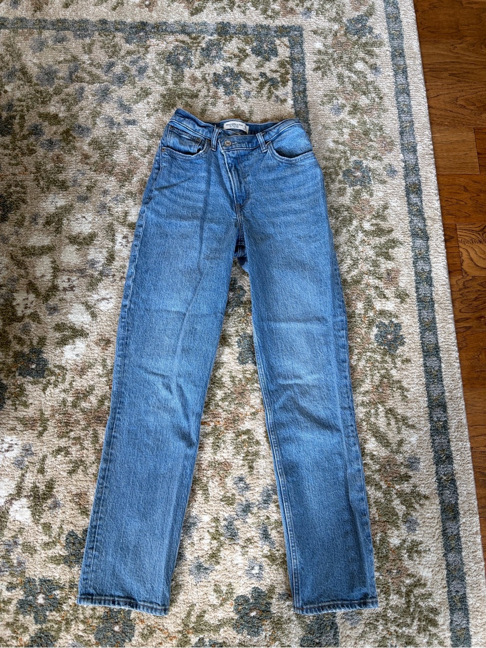 Abercrombie & Fitch Blue Denim '90s Straight Ultra High Rise Jeans